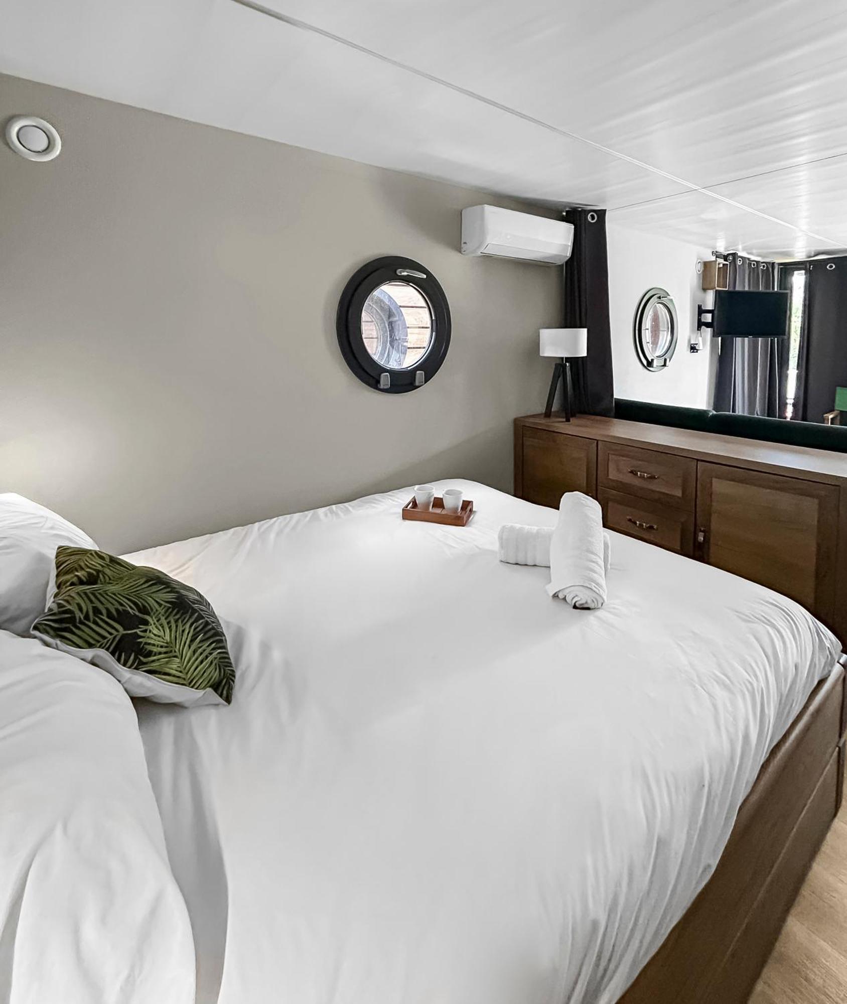 Sejour Unique Sur Un Bateau "Marius" Hotel Vauvert Kültér fotó