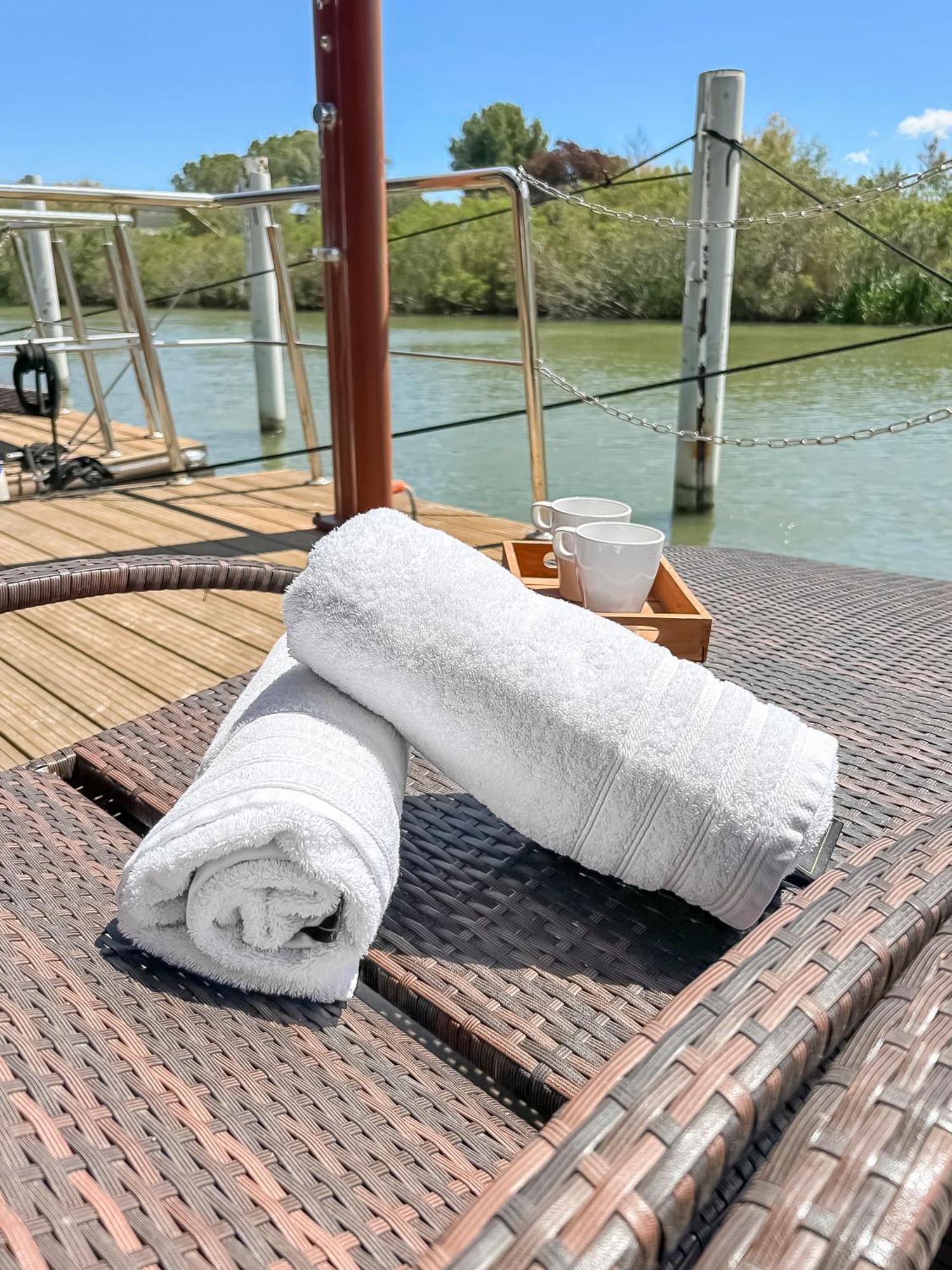 Sejour Unique Sur Un Bateau "Marius" Hotel Vauvert Kültér fotó