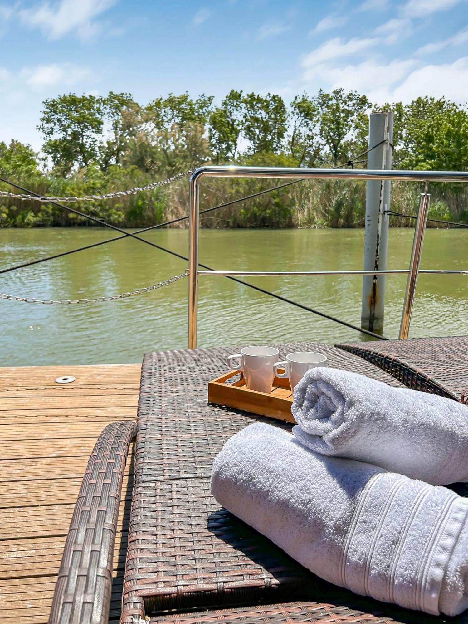 Sejour Unique Sur Un Bateau "Marius" Hotel Vauvert Kültér fotó